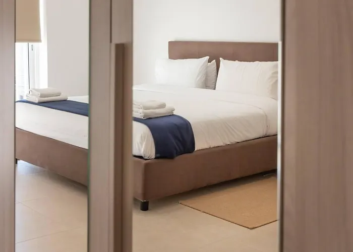 Amazing Family In By Homely Apartamento