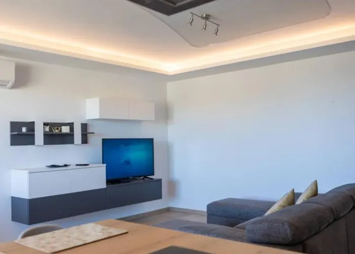 Amazing Family In By Homely Daire