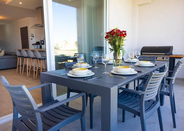 Amazing Family In By Homely